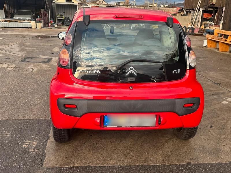 Gebraucht Citroën C1 58 PS (42 kW) 2012 Rot Kleinwagen