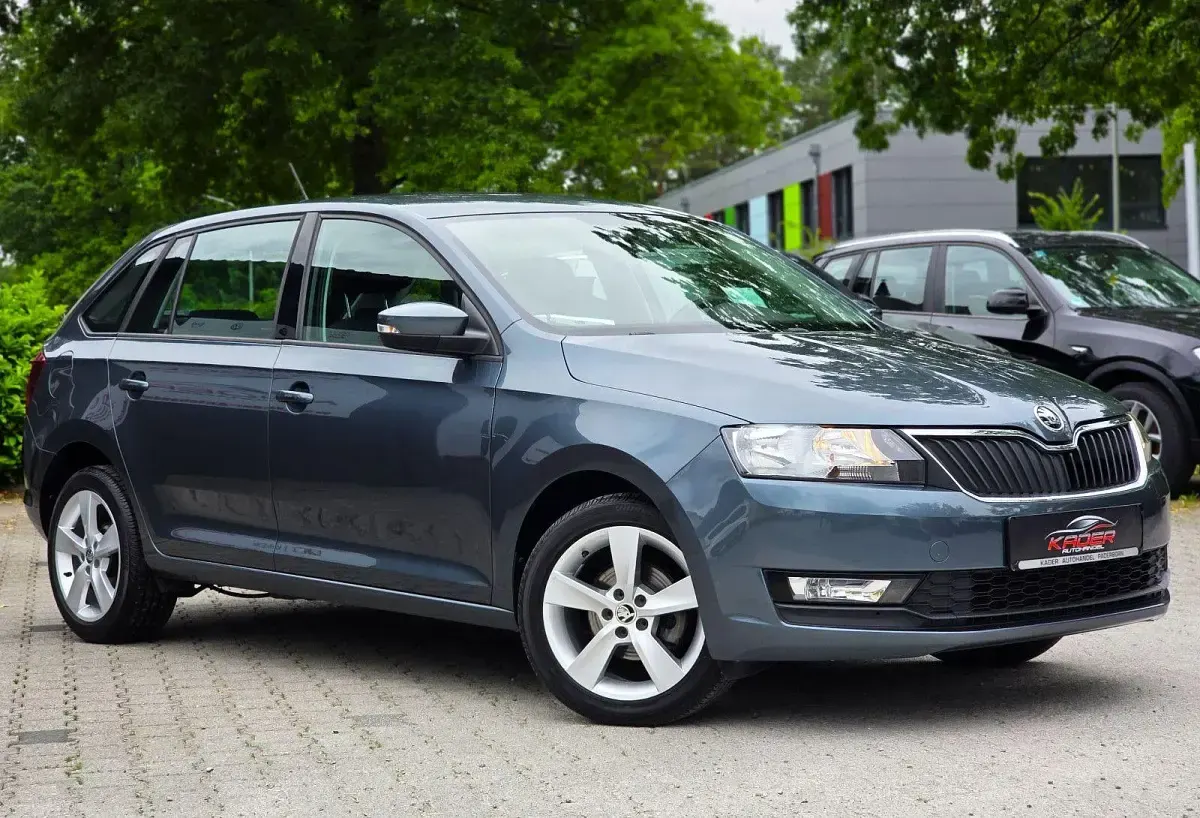 Gebraucht Skoda Rapid Cool Edition 95 PS (69 kW) 2018 Grau Kleinwagen