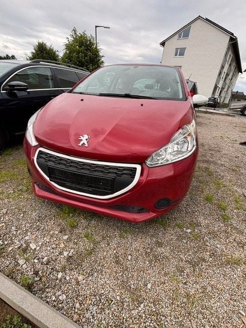 Rot Gebraucht 2015 Peugeot 208 Kleinwagen | 3.700 € (Superpreis) - Bild 1/4