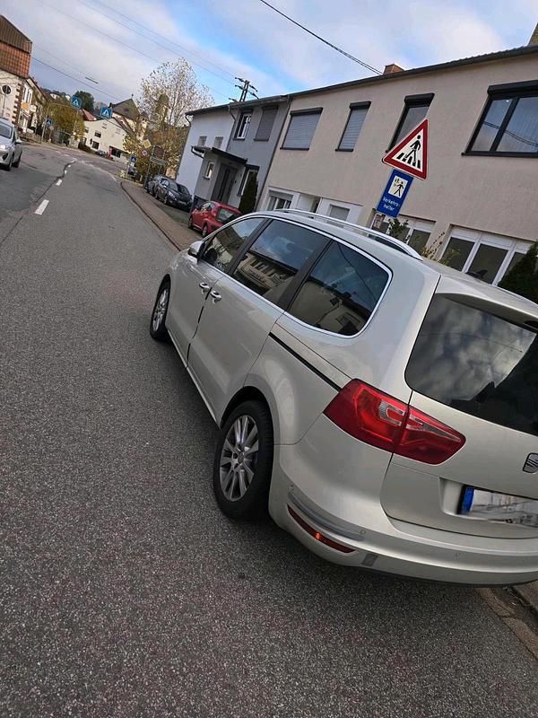 Silber Gebraucht 2012 Seat Alhambra Van / Kleinbus | 10.000 € (Fairer Preis) - Bild 1/4