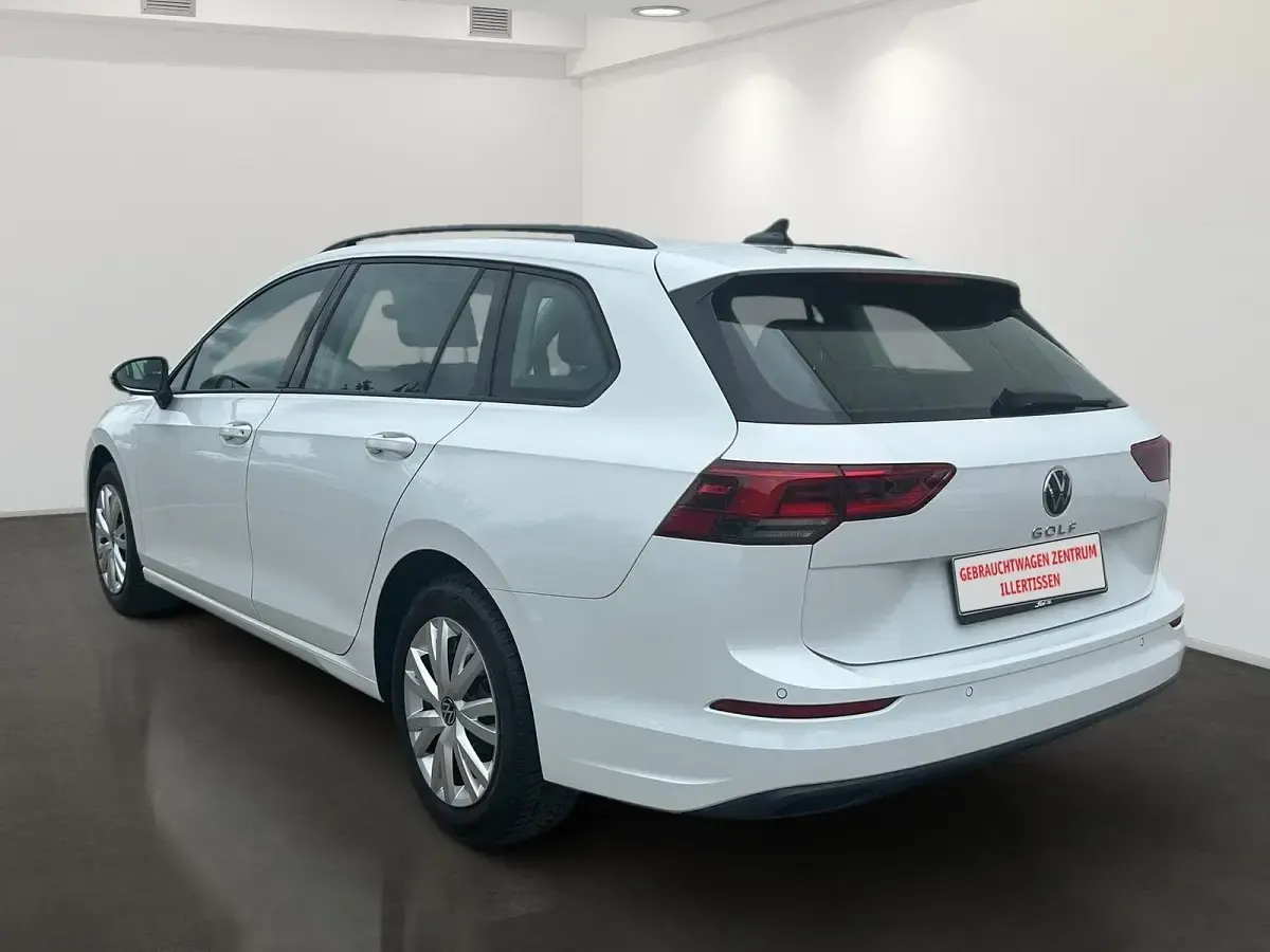 Gebraucht VW Golf VIII Life 116 PS (85 kW) 2023 Weiß Kombi