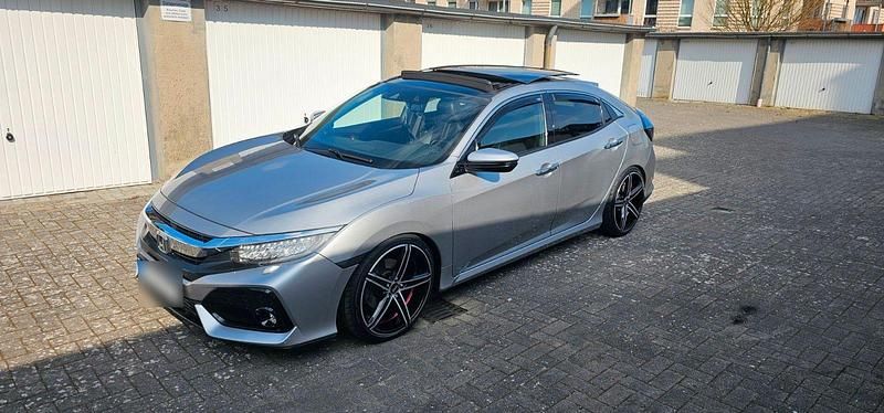 Gebraucht Honda Civic Prestige 182 PS (133 kW) 2017 Silber Limousine