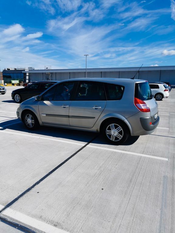 Gebraucht 2004 Renault Grand Scénic II Privilege Van / Kleinbus | 1.750 € (Fairer Preis) - Bild 1/4