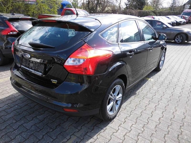 Gebraucht Ford Focus SYNC Edition 125 PS (91 kW) 2014 Schwarz Limousine