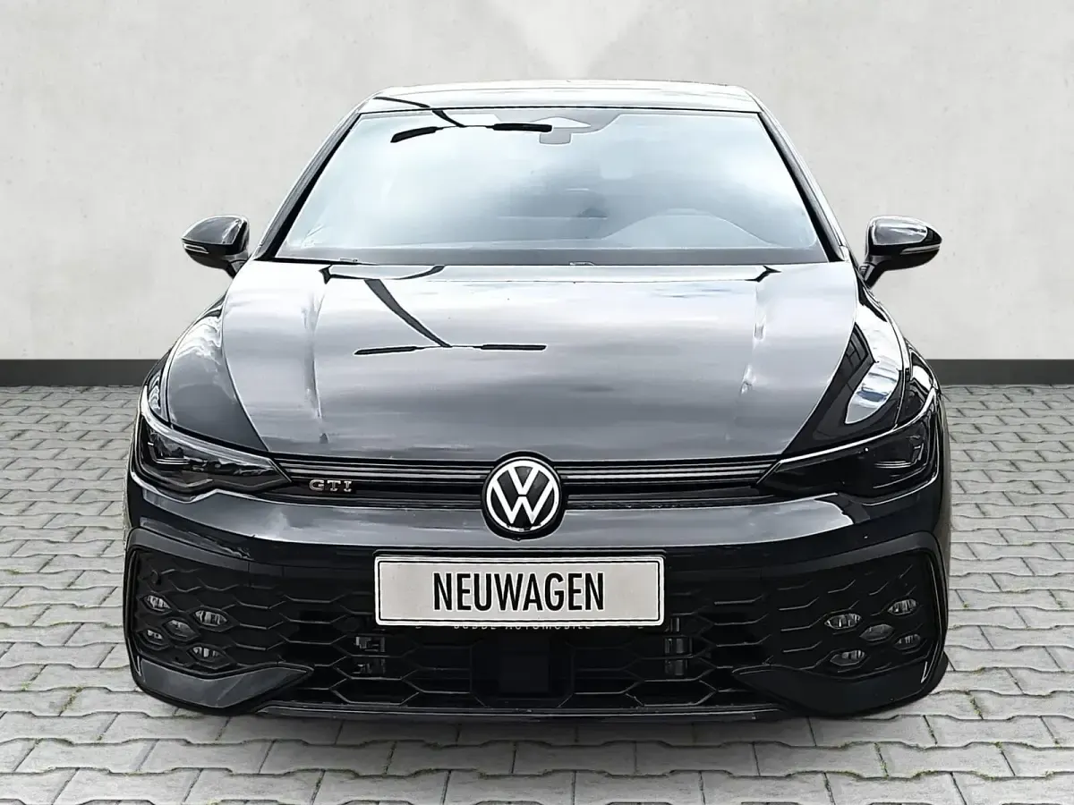 Neu VW Golf VIII GTI 265 PS (194 kW) 2026 Uranograu Limousine