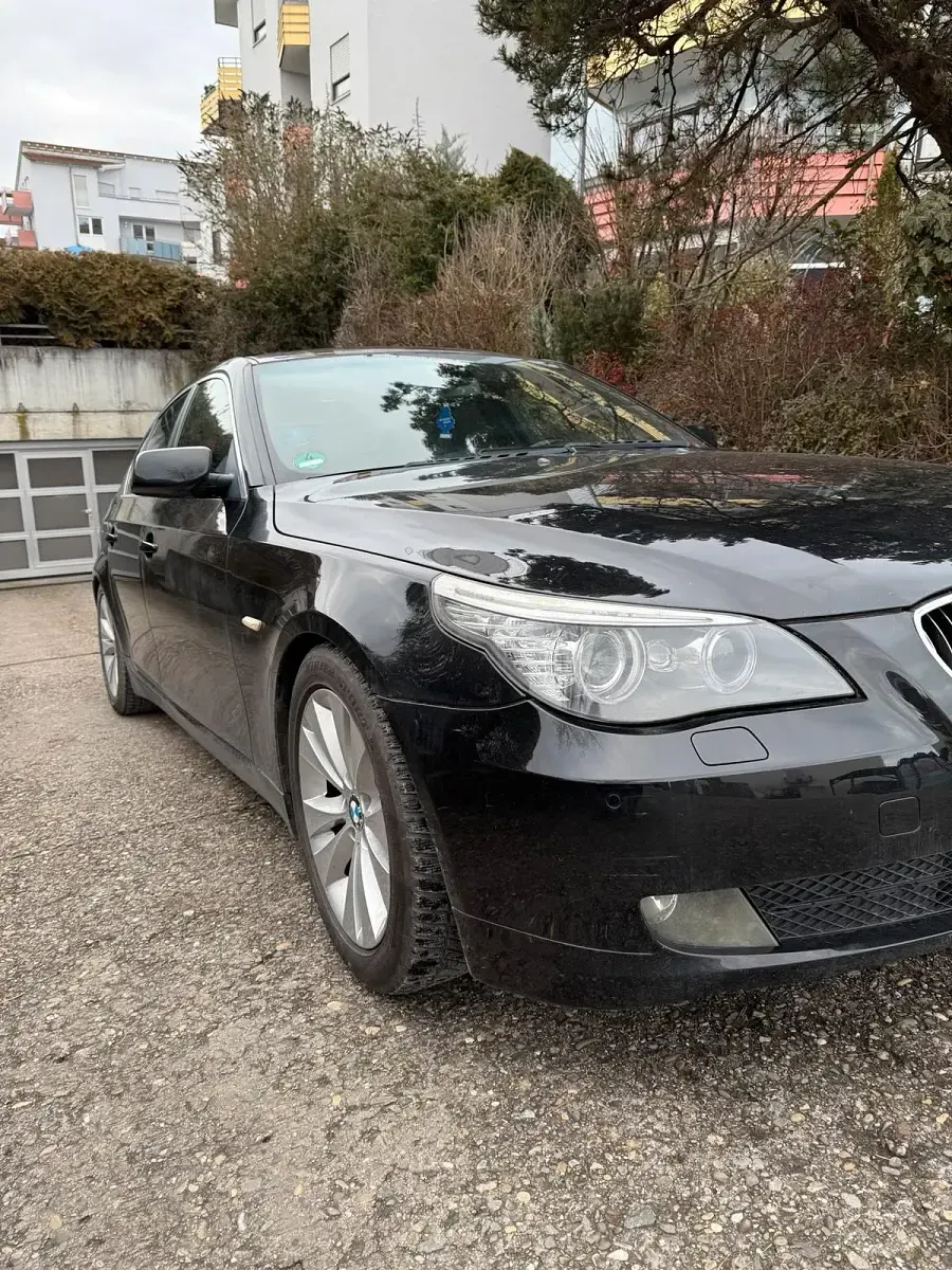 Gebraucht BMW 523 190 PS (139 kW) 2008 Schwarz Limousine