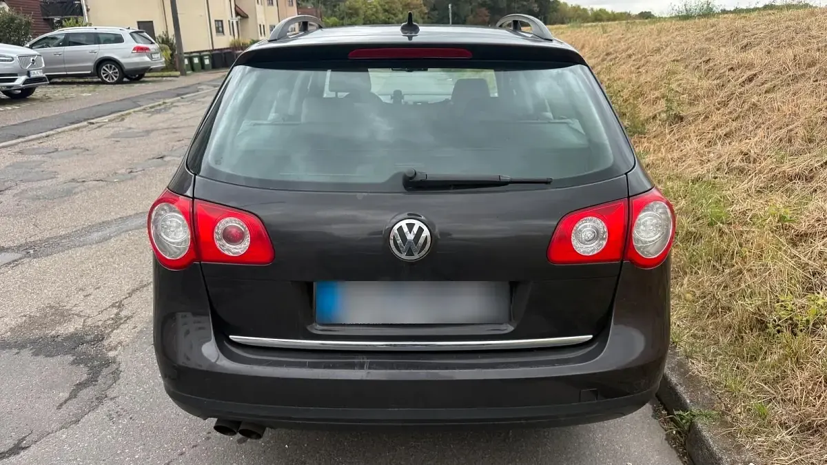Gebraucht VW Passat 140 PS (102 kW) 2009 Braun Kombi
