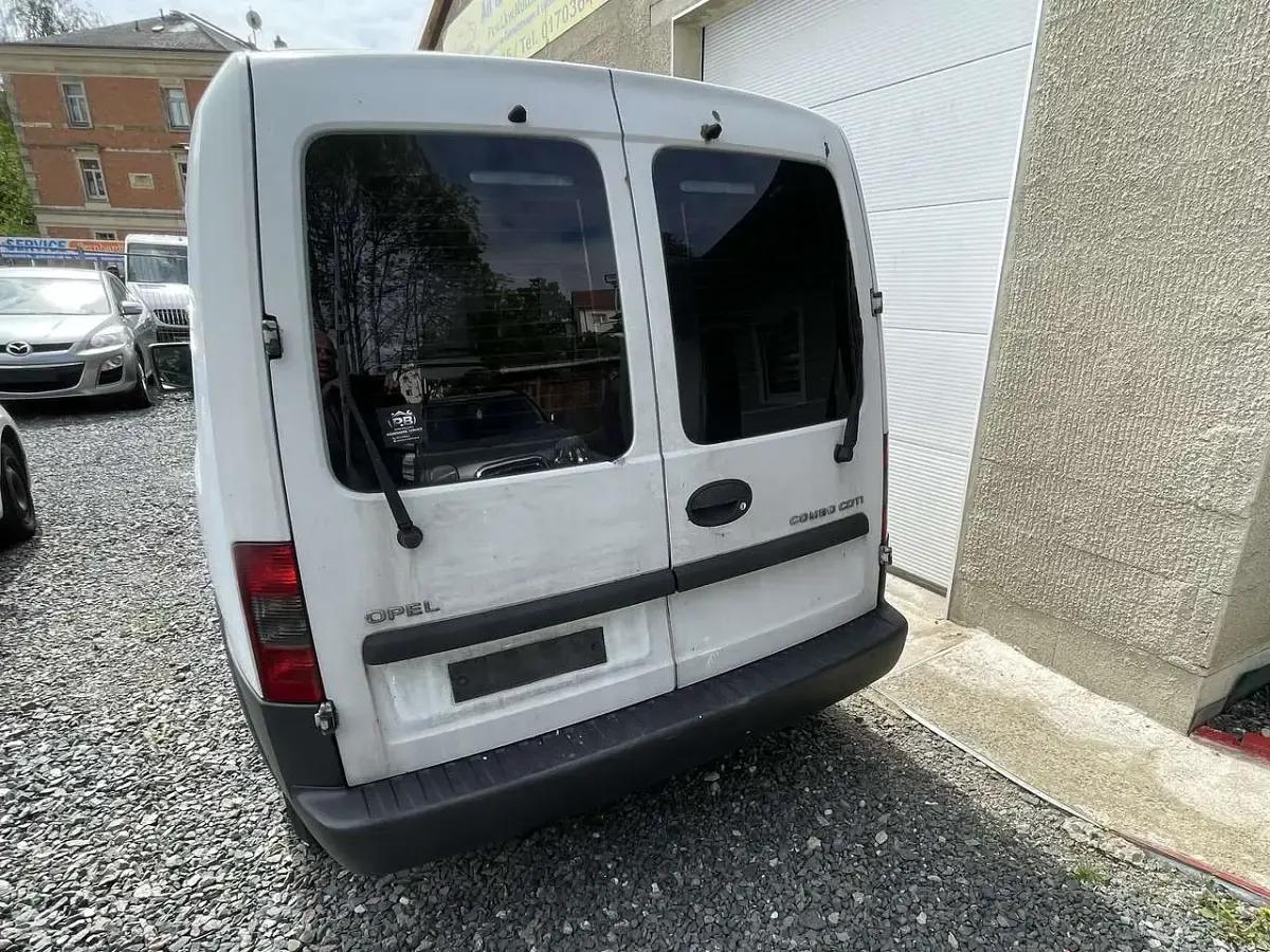 Używany Opel Combo 75 KM (55 kW) 2007 Biały Minivan