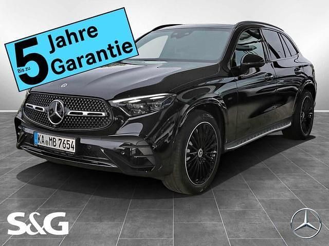 Metalliclack obsidianschwarz Gebraucht 2024 Mercedes GLC300 AMG SUV | 66.666 € (Etwas zu teuer) - Bild 1/4