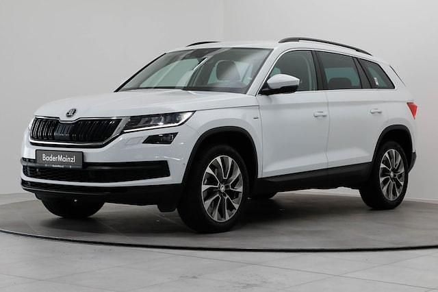 Moonweiß perleffekt (metallic) Gebraucht 2021 Skoda Kodiaq Clever SUV | 29.330 € (Fairer Preis) - Bild 1/4