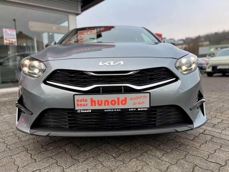 Neu Kia Ceed Vision 101 PS (74 kW) 2026 Lunarsilber Kleinwagen