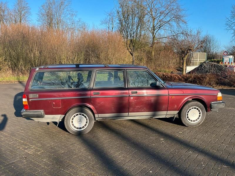Gebraucht Volvo 240 118 PS (86 kW) 1993 Rot Kombi