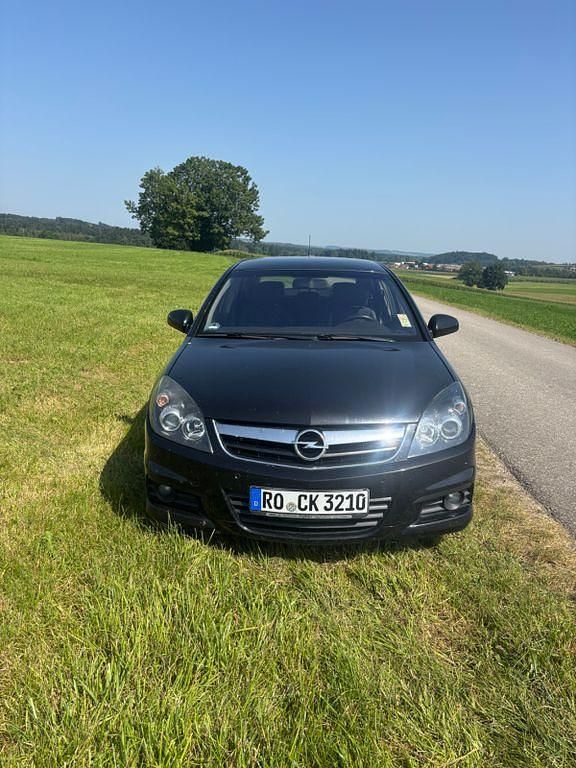 Schwarz Gebraucht 2008 Opel Vectra Limousine | 3.500 € (Fairer Preis) - Bild 1/4