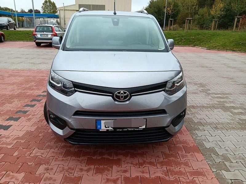 Grau Gebraucht 2021 Toyota Proace City Van | 22.800 € (Superpreis) - Bild 1/4