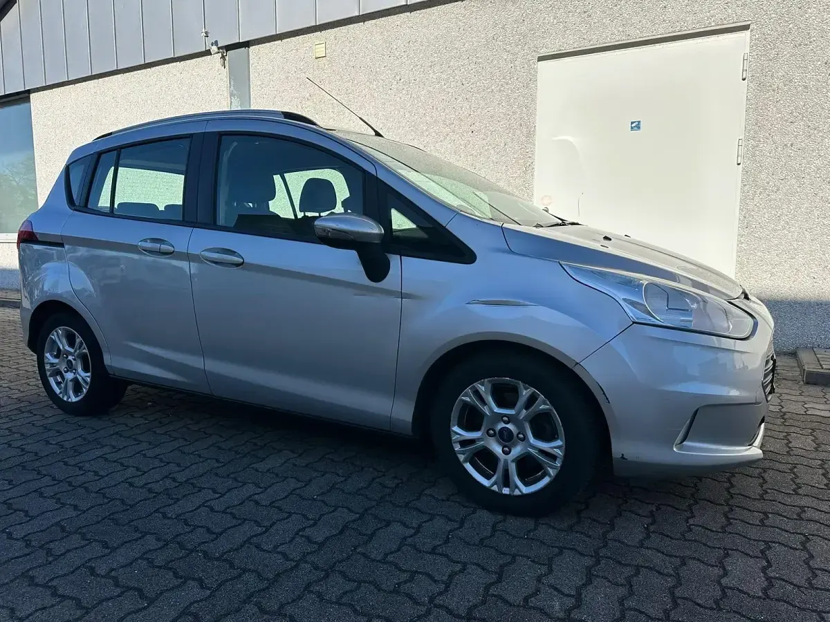 Gebraucht Ford B-MAX 95 PS (69 kW) 2014 Silber Van / Kleinbus