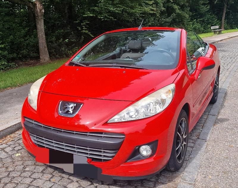 Rot Gebraucht 2010 Peugeot 207 CC Premium Cabrio | 1.500 € (Superpreis) - Bild 1/4