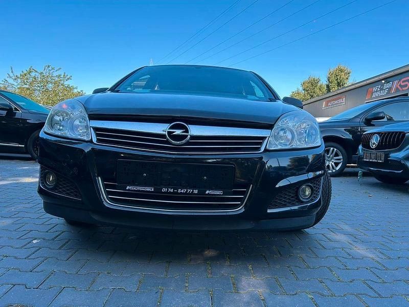 Gebraucht Opel Astra Selection 90 PS (66 kW) 2009 Schwarz Limousine