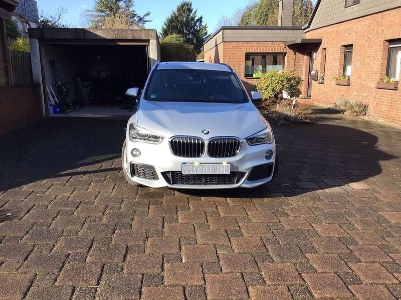 Silber Gebraucht 2017 BMW X1 M Sport SUV | 17.900 € (Superpreis) - Bild 1/4