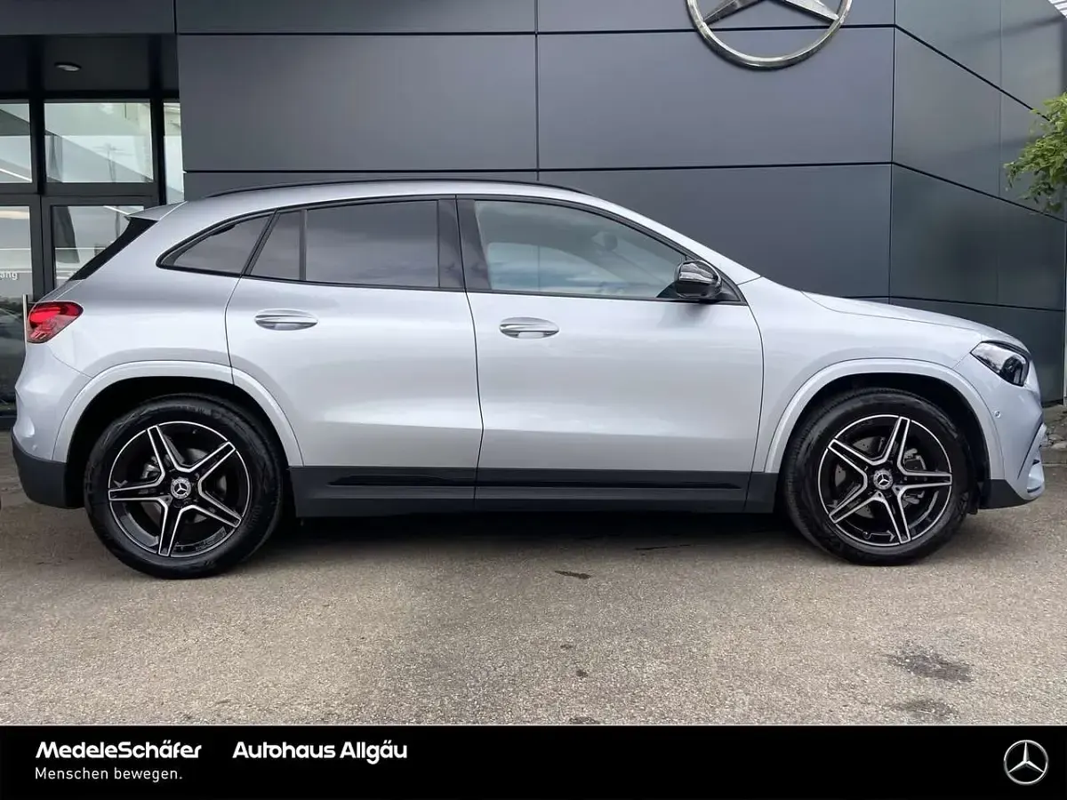 Gebraucht Mercedes GLA200 AMG 163 PS (119 kW) 2026 Silber SUV