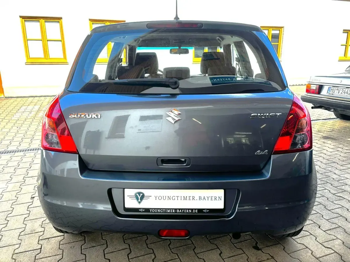 Gebraucht Suzuki Swift GL 92 PS (67 kW) 2010 Grau Kleinwagen