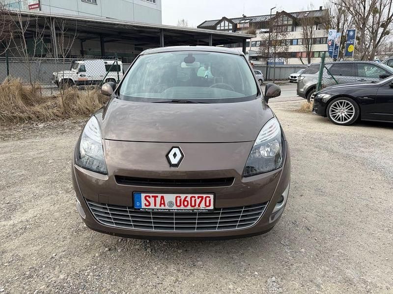 Gebraucht Renault Scénic III Dynamique 131 PS (96 kW) 2011 Braun Van / Kleinbus