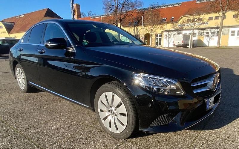 Gebraucht Mercedes C300e 320 PS (235 kW) 2020 Schwarz Limousine