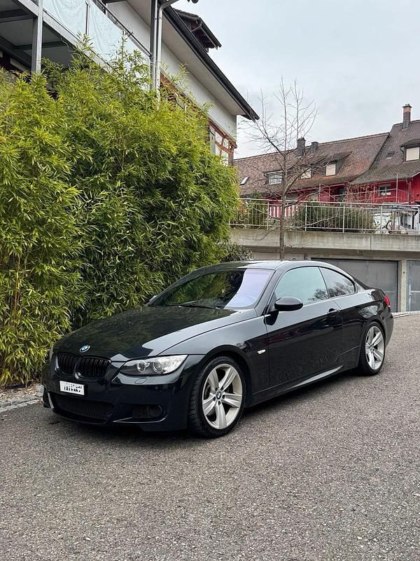Schwarz Gebraucht 2007 BMW 330 Coupé | 7.500 € (Superpreis) - Bild 1/4