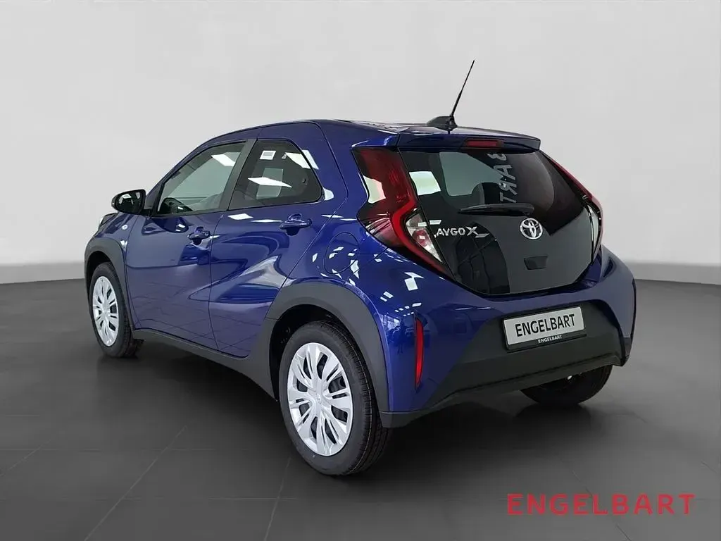 Gebraucht Toyota Aygo X Business Edition 72 PS (52 kW) 2025 Ginger beige metallic, dach my SUV