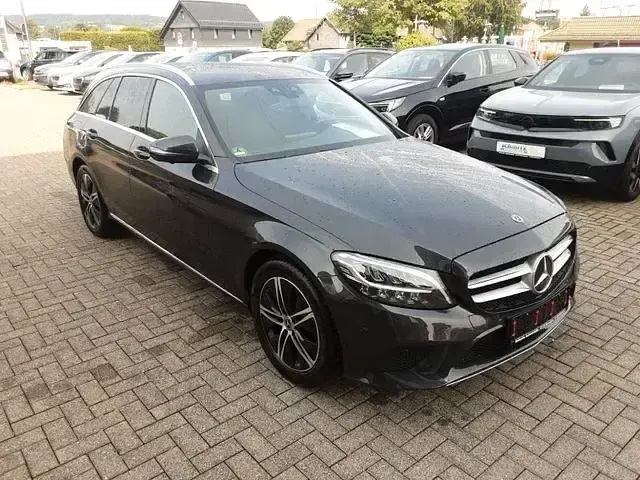 Gebraucht Mercedes 200 Avantgarde 160 PS (117 kW) 2020 Grau Kombi