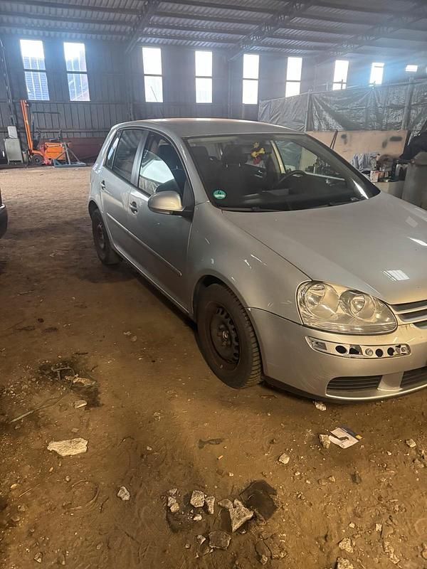 Gebraucht VW Golf IV 102 PS (75 kW) 2005 Silber Kleinwagen