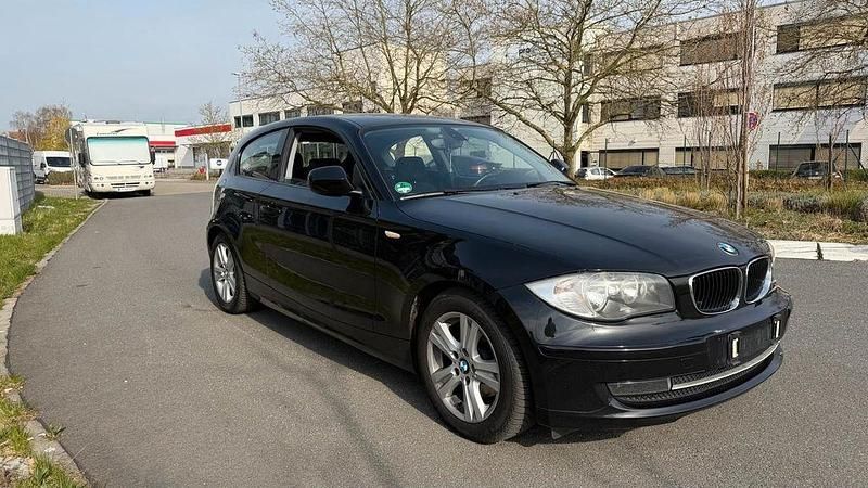 Gebraucht BMW 118 143 PS (105 kW) 2011 Schwarz Kleinwagen