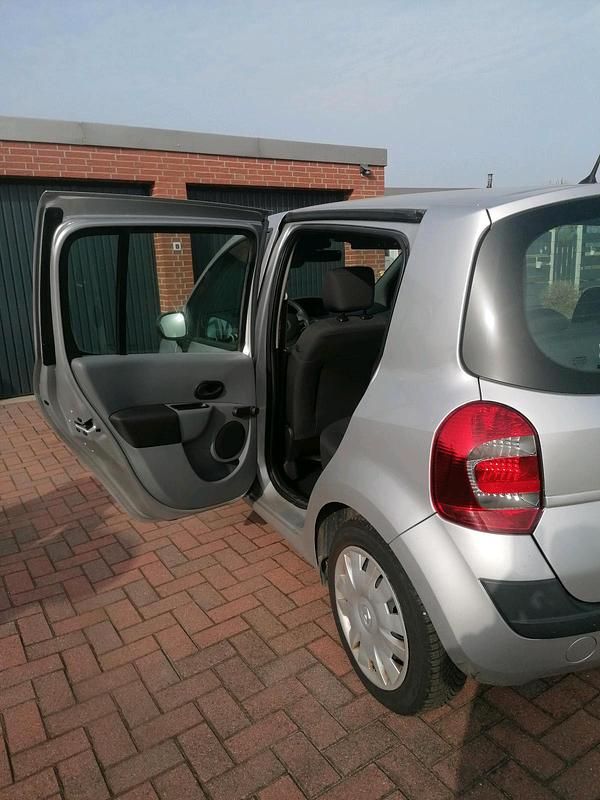 Gebraucht Renault Modus 75 PS (55 kW) 2010 Grau Van / Kleinbus