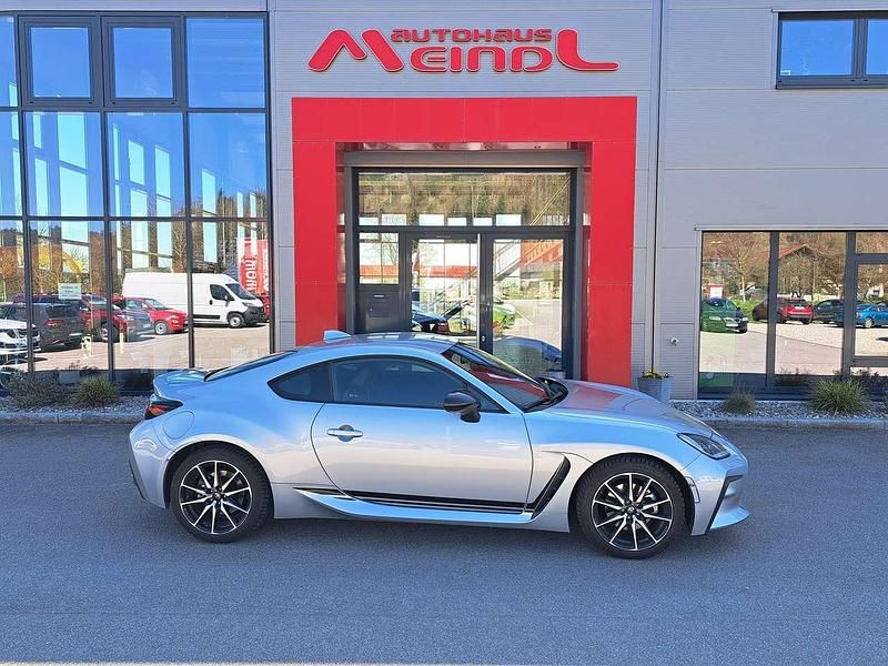 Silber Gebraucht 2023 Toyota GR86 Coupé | 36.690 € (Fairer Preis) - Bild 1/4