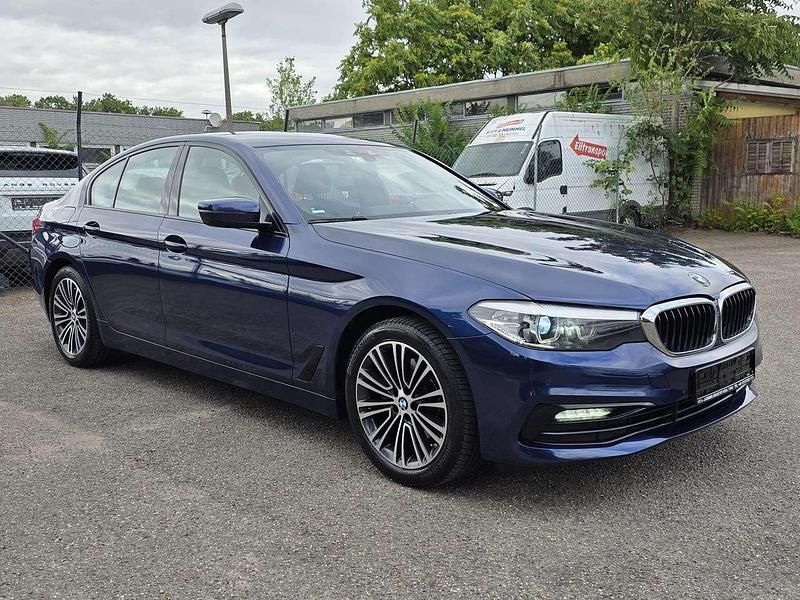 Gebraucht BMW 520 Sport Line 190 PS (139 kW) 2019 Mediterranblau metallic Limousine