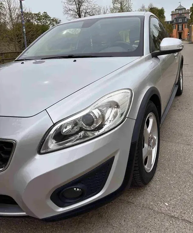 Gebraucht Volvo C30 Momentum 114 PS (83 kW) 2011 Silber Kleinwagen