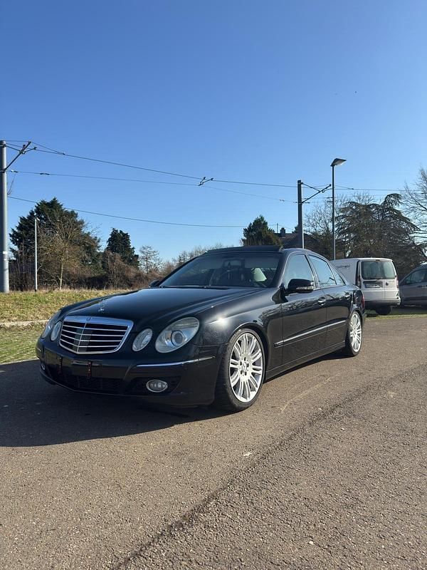 Gebraucht Mercedes E420 314 PS (230 kW) 2008 Schwarz Limousine