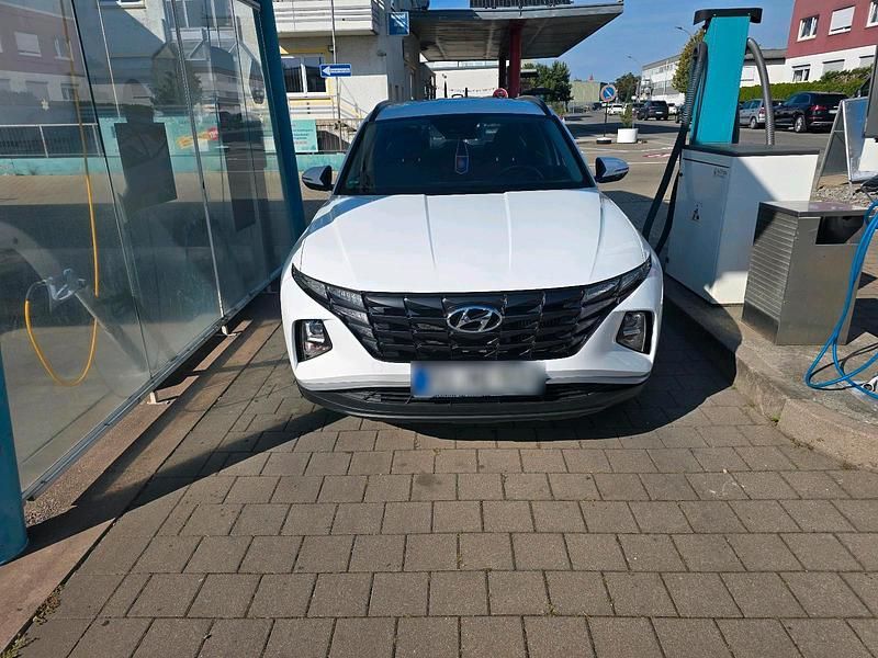 Weiß Gebraucht 2021 Hyundai Tucson SUV | 19.500 € (Superpreis) - Bild 1/4