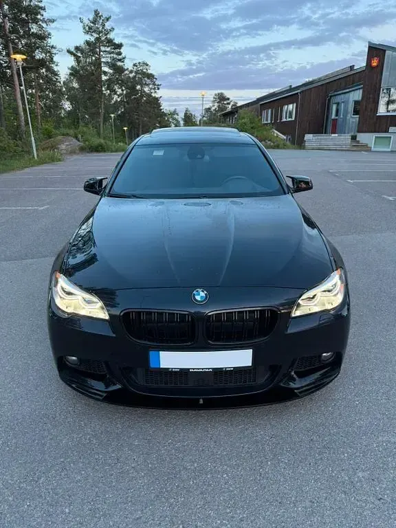 Gebraucht BMW 525 Sport Line 204 PS (150 kW) 2011 Schwarz Limousine
