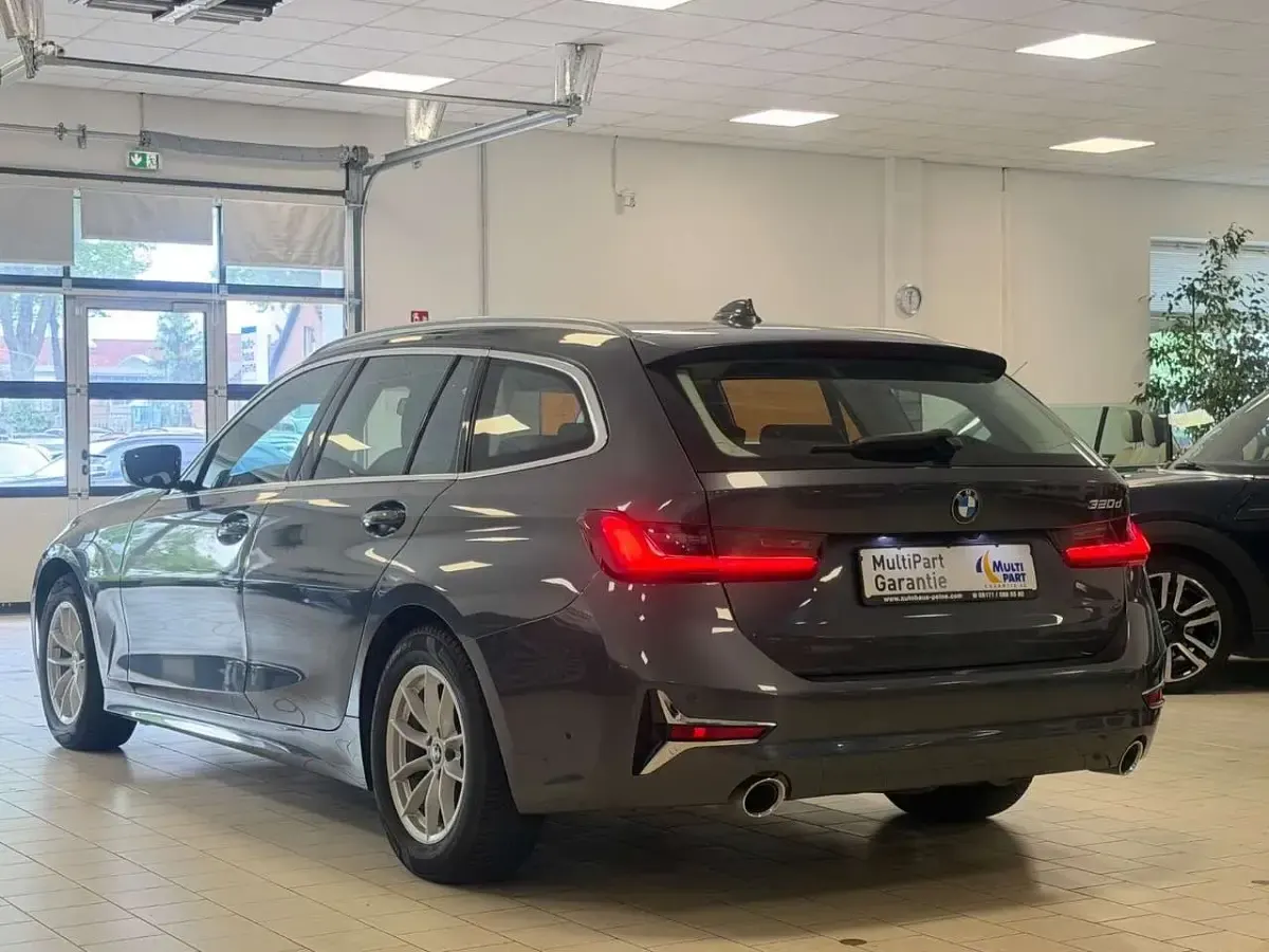 Gebraucht BMW 320 Luxury Line 190 PS (139 kW) 2021 Mineralgrau Kombi