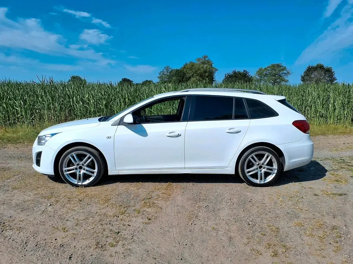Gebraucht Chevrolet Cruze 163 PS (119 kW) 2014 Weiß Kombi