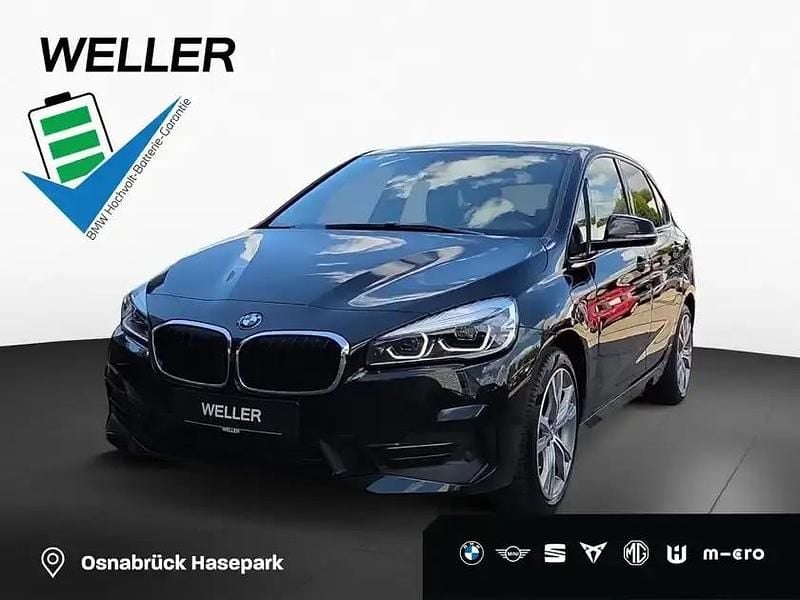 Black sapphire (schwarz) Gebraucht 2022 BMW 225 Active Tourer Comfort Edition Van / Kleinbus | 20.850 € (Superpreis) - Bild 1/4