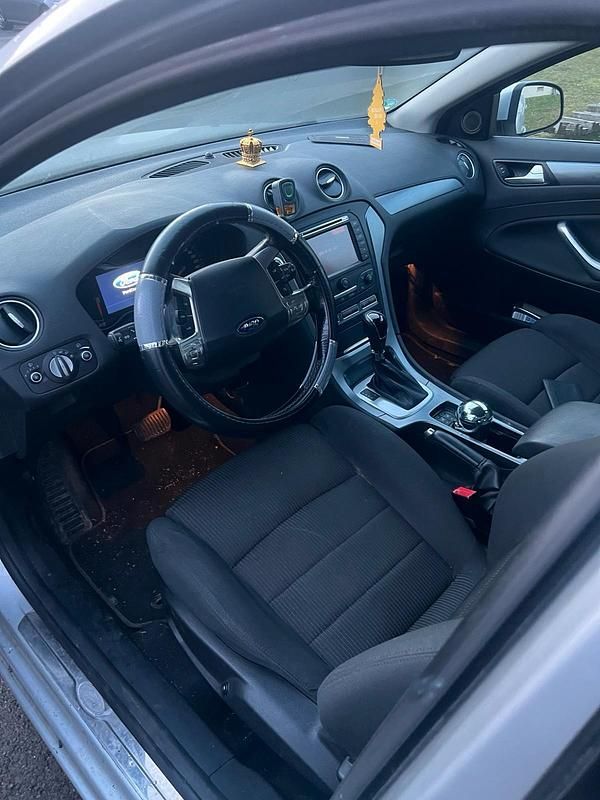 Gebraucht Ford Mondeo 220 PS (161 kW) 2012 Grau Kombi