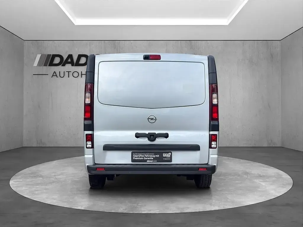 Gebraucht Opel Vivaro 145 PS (106 kW) 2018 Silber Van / Kleinbus