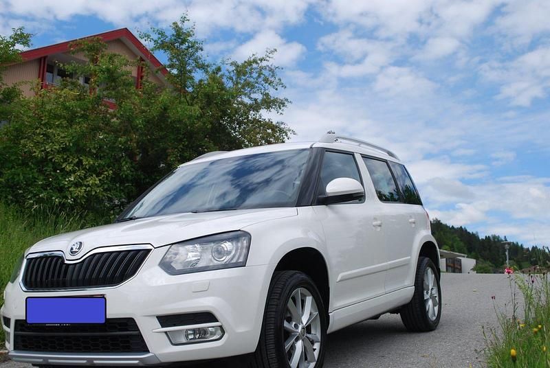 Weiß Gebraucht 2015 Skoda Yeti Elegance SUV | 15.099 € (Fairer Preis) - Bild 1/4