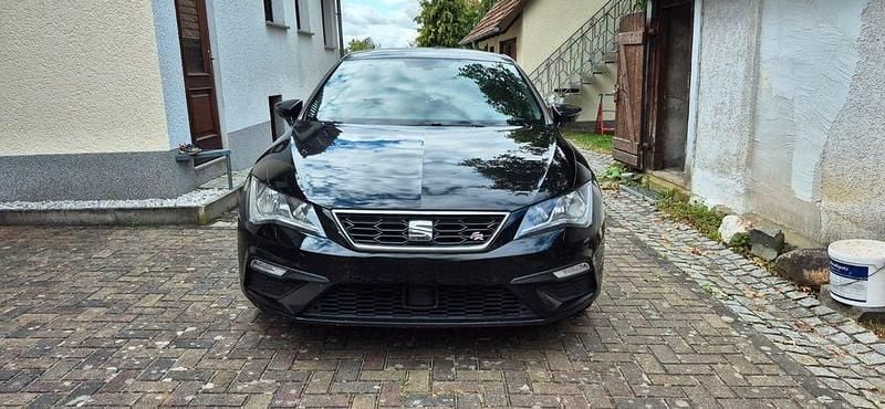 Schwarz Gebraucht 2018 Seat Leon FR Limousine | 14.600 € (Fairer Preis) - Bild 1/4
