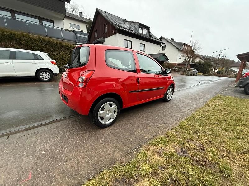 Gebraucht Renault Twingo 58 PS (42 kW) 2010 Rot Kleinwagen