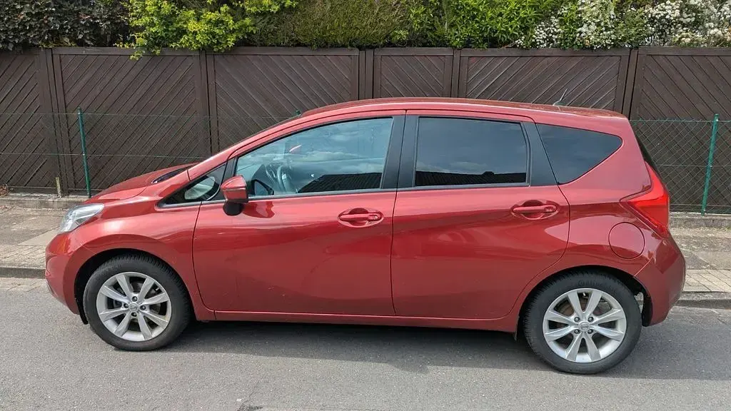 Gebraucht Nissan Note Acenta 98 PS (72 kW) 2014 Rot Kleinwagen