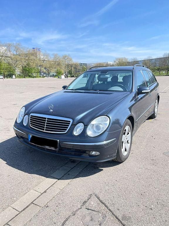 Gebraucht Mercedes E320 Avantgarde 224 PS (164 kW) 2005 Schwarz Limousine