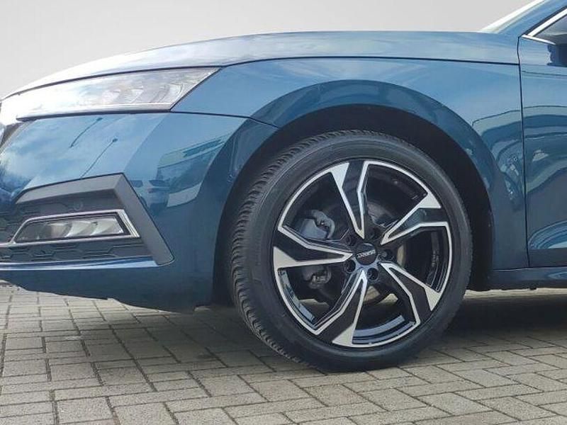 Usado Skoda Octavia First Edition 150 HP (110 kW) 2020 Azul Sedan