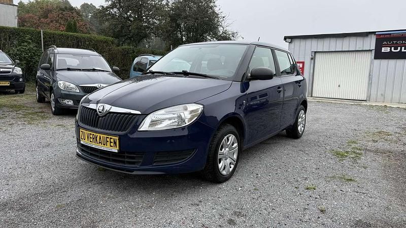 Blau Gebraucht 2014 Skoda Fabia Active Kleinwagen | 4.990 € (Fairer Preis) - Bild 1/4